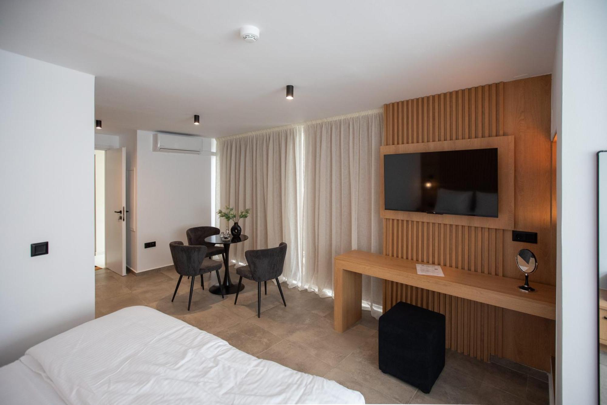 Griffin Suites Heraklion  Exterior photo